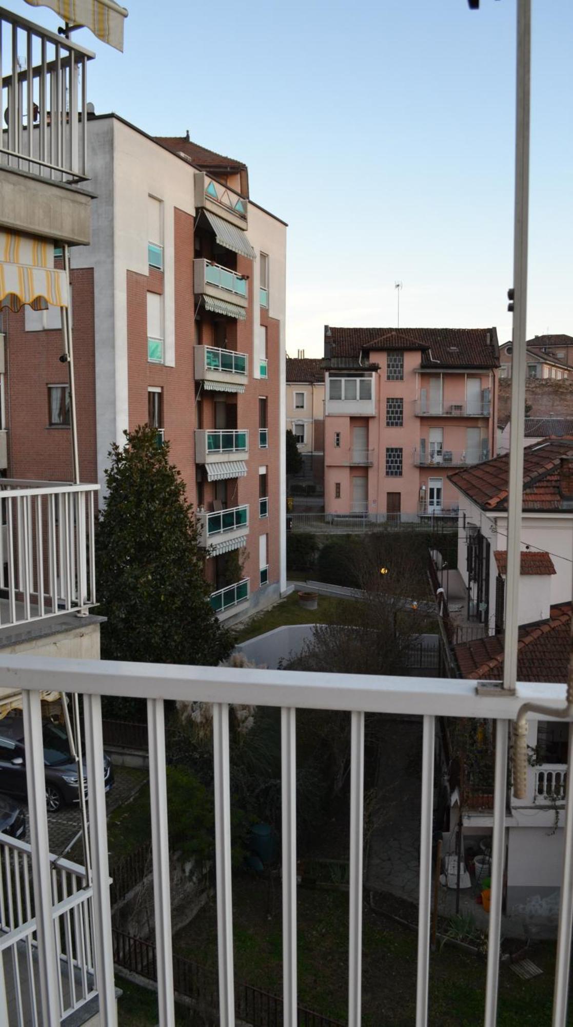 La Dolce Vita - Appartamento Con Parcheggio Privato Vicino Al Centro E All'Ospedale 阿斯蒂 外观 照片