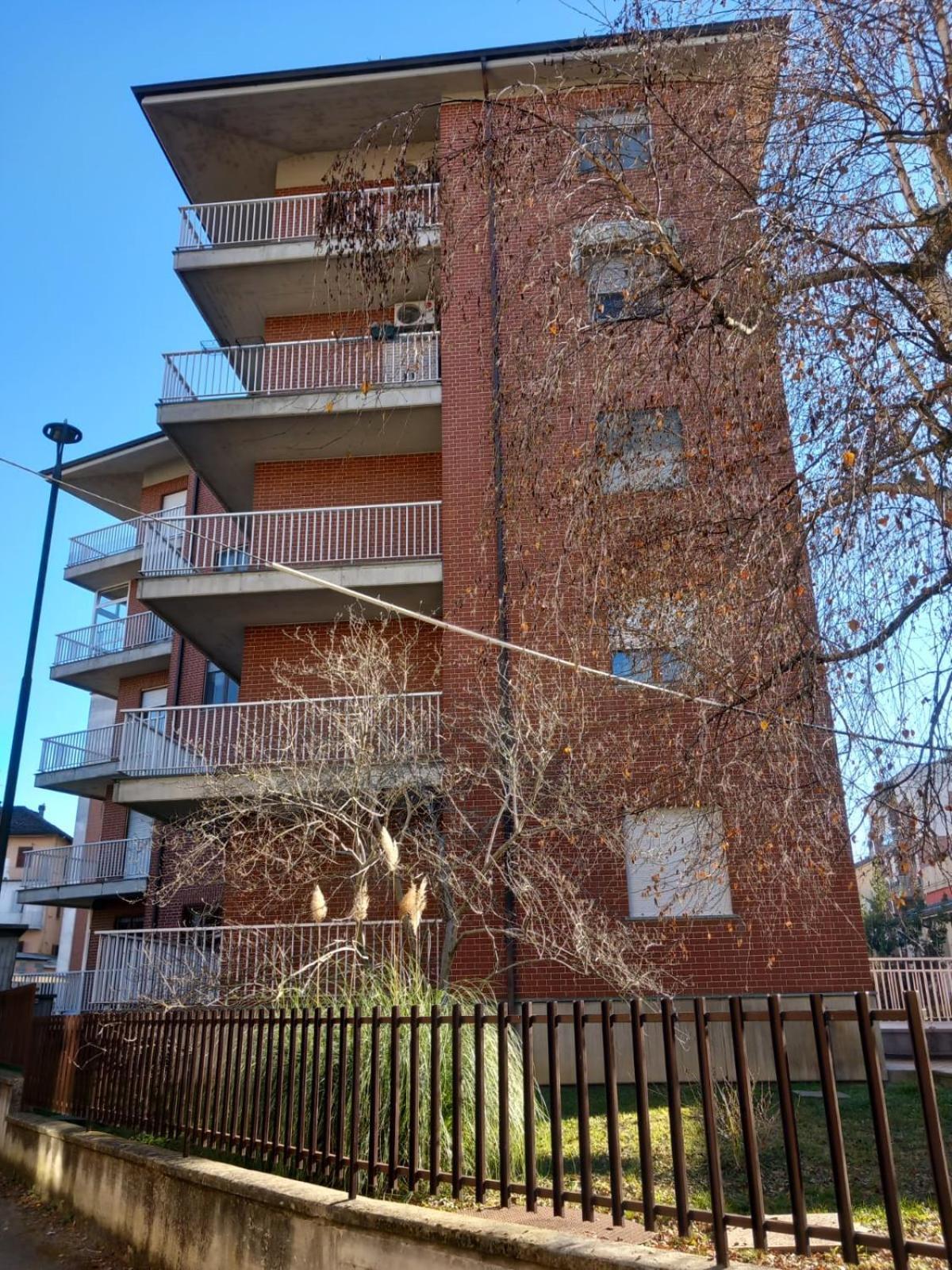 La Dolce Vita - Appartamento Con Parcheggio Privato Vicino Al Centro E All'Ospedale 阿斯蒂 外观 照片