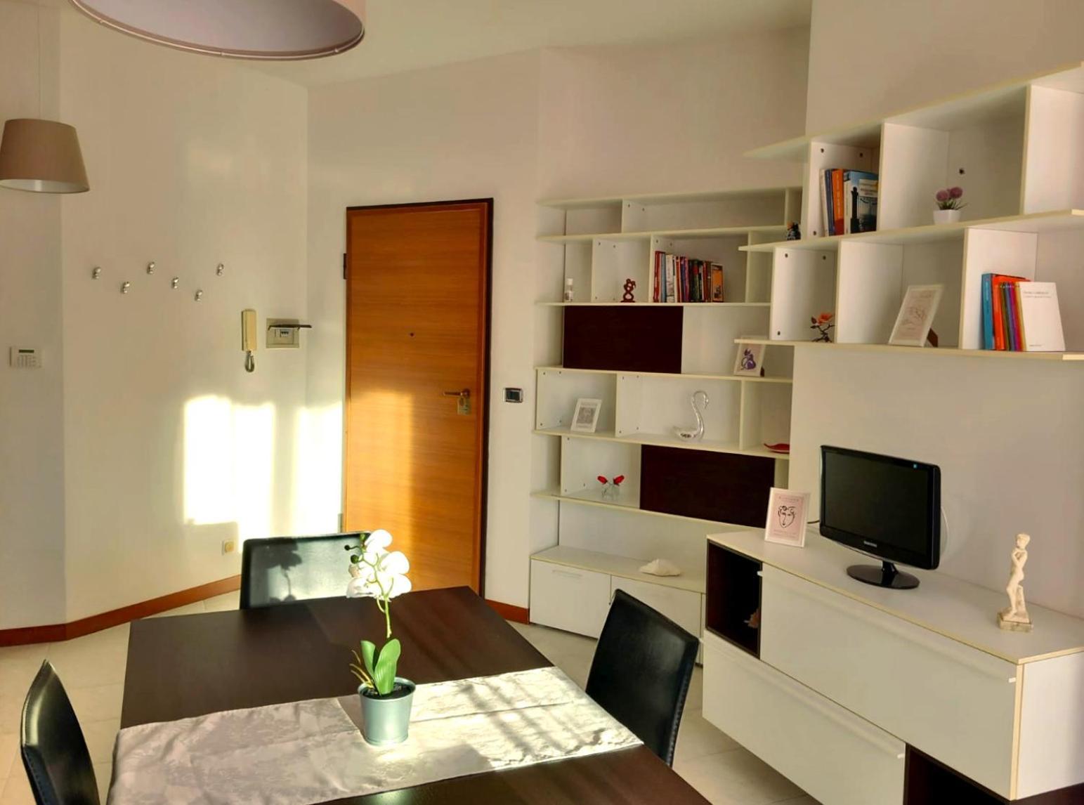 La Dolce Vita - Appartamento Con Parcheggio Privato Vicino Al Centro E All'Ospedale 阿斯蒂 外观 照片