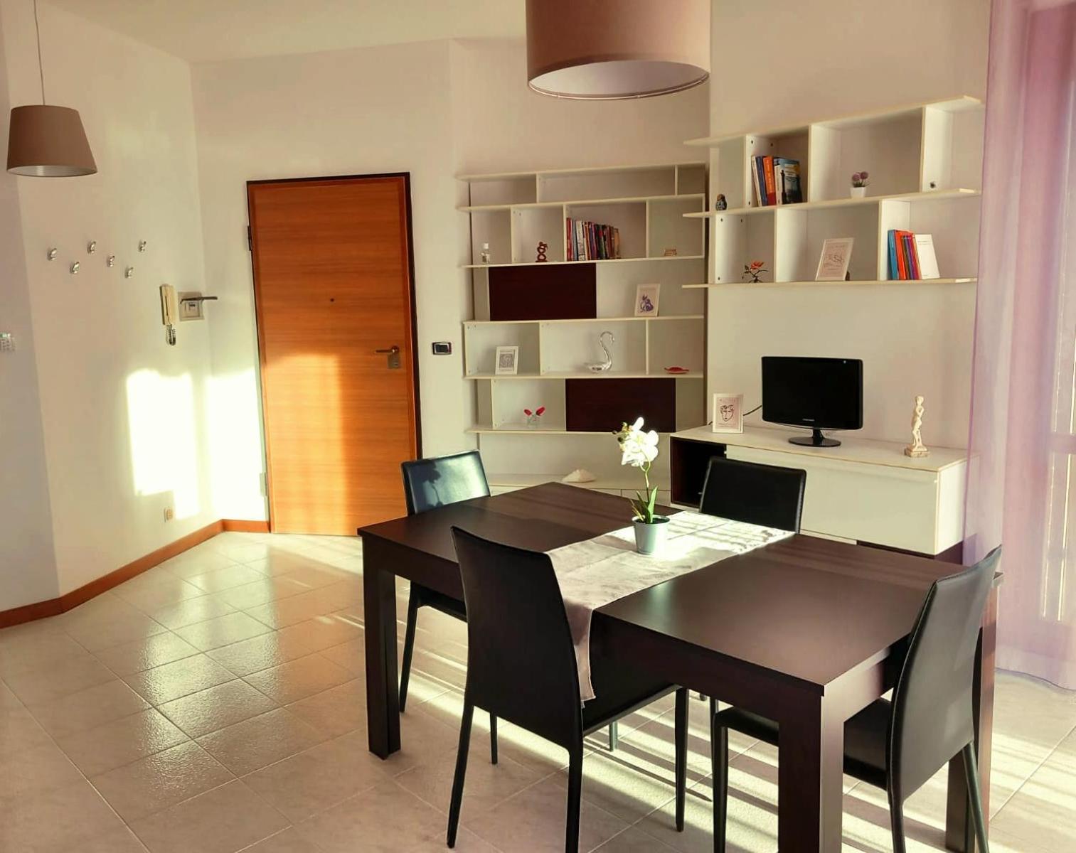 La Dolce Vita - Appartamento Con Parcheggio Privato Vicino Al Centro E All'Ospedale 阿斯蒂 外观 照片